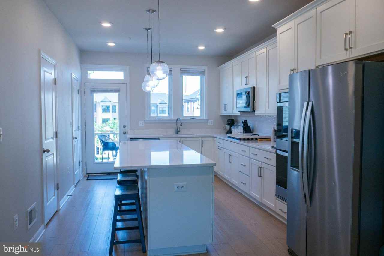 4841 Vista Green Ln - Photo 4 of 10