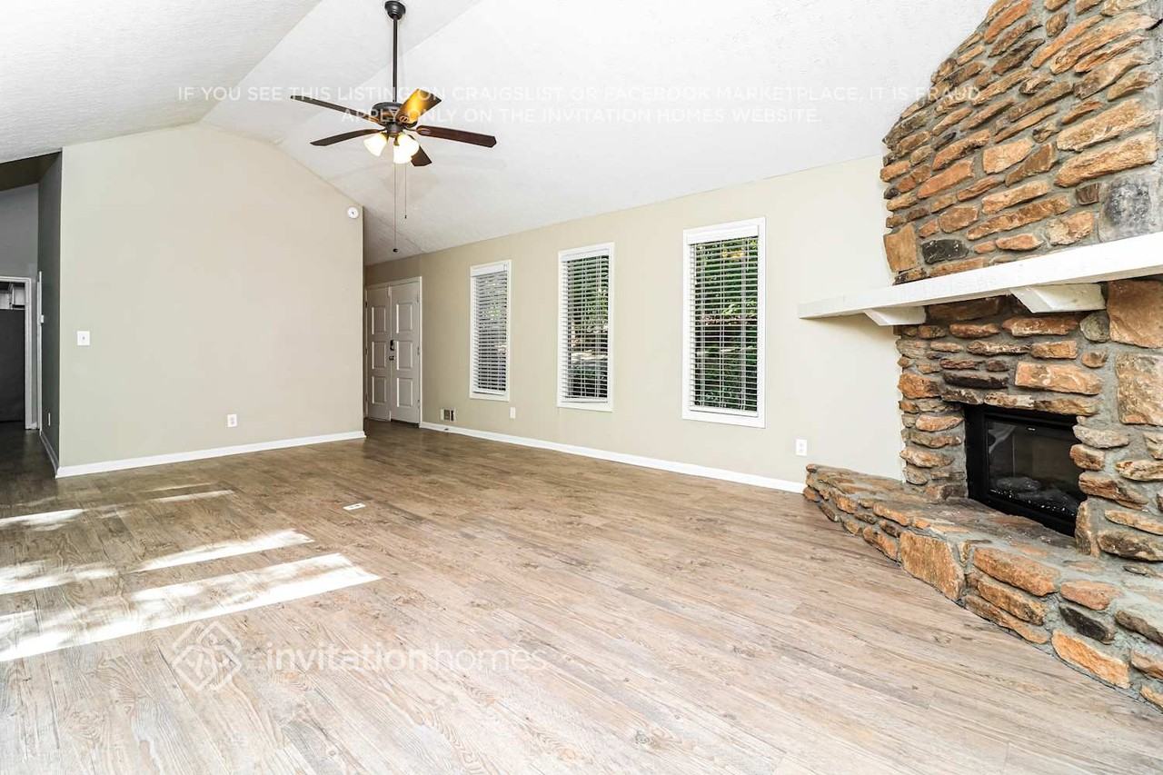3895 Rock Mill Pkwy - Photo 7 of 18