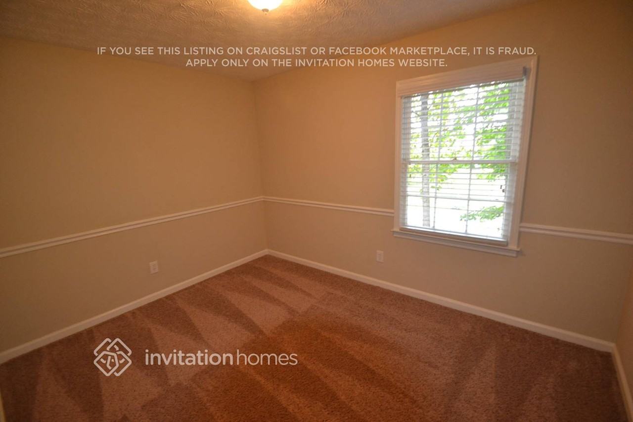 2110 Amber Creek Dr - Photo 6 of 9