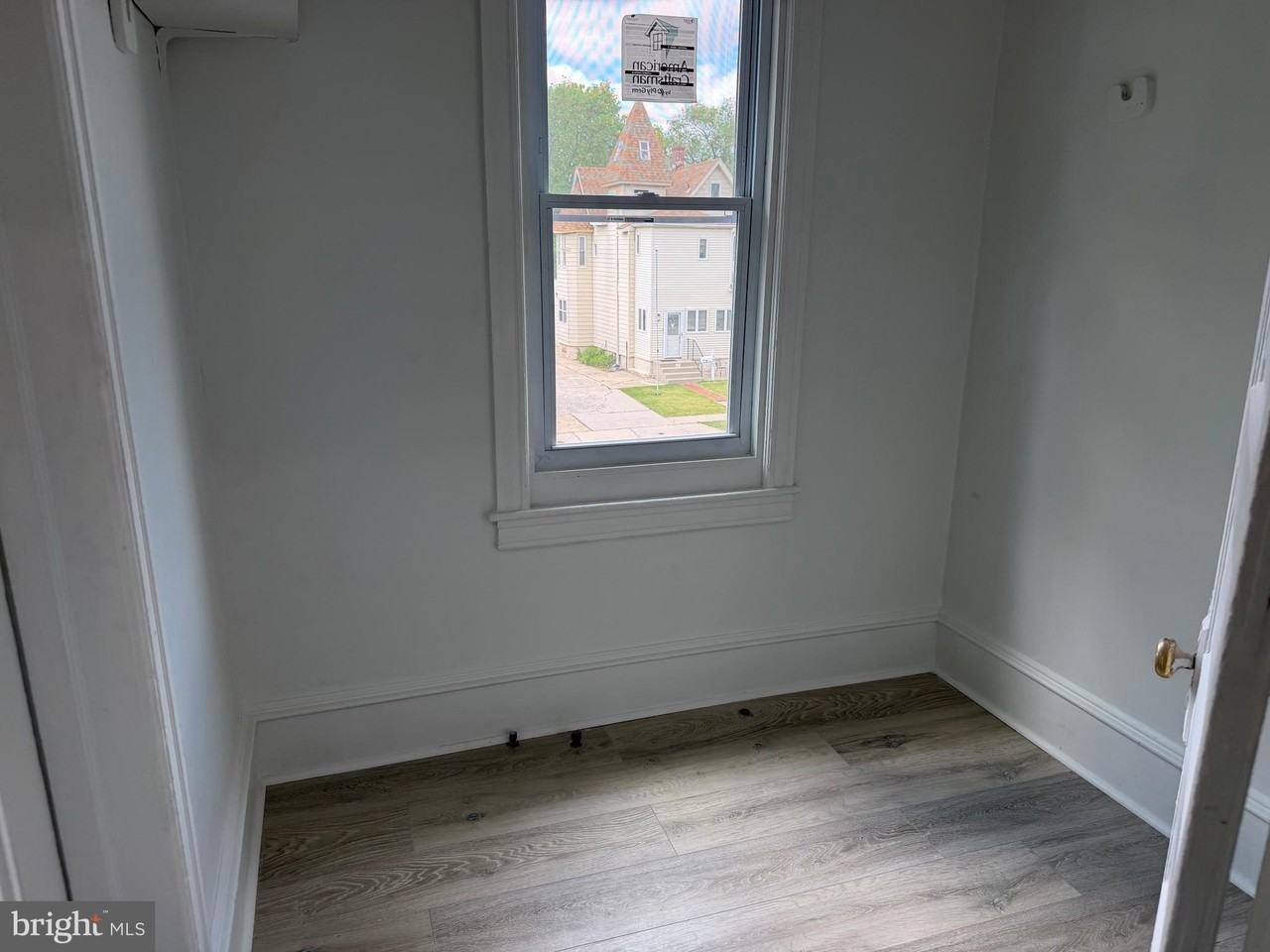 577 Billings Ave - Photo 3 of 25