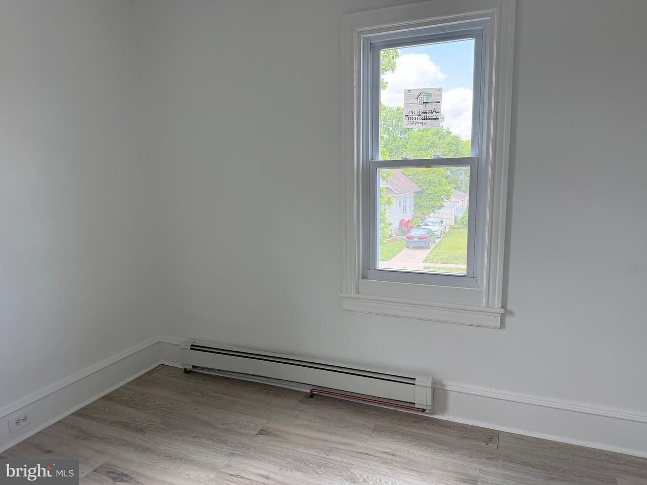 577 Billings Ave - Photo 5 of 25