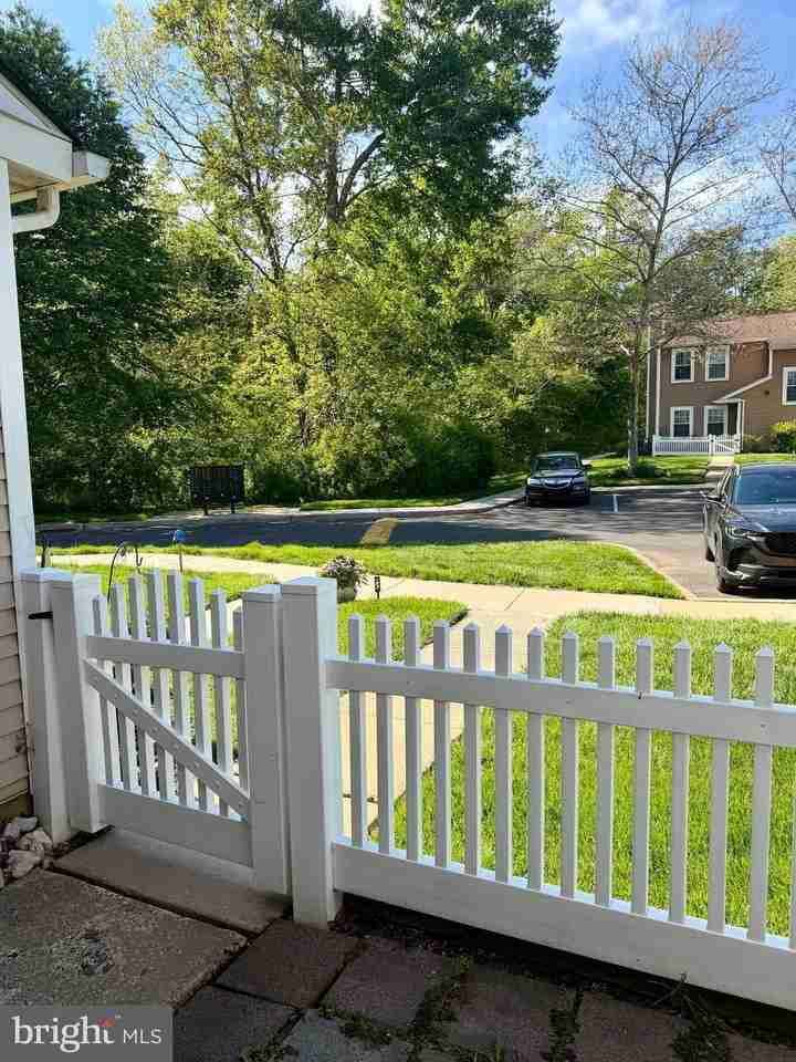 401 Ferris Ln #D1 - Photo 3 of 19