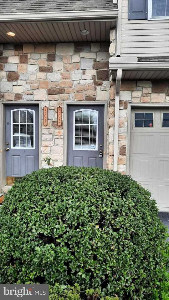 305 Mercury Dr - Photo 2 of 17