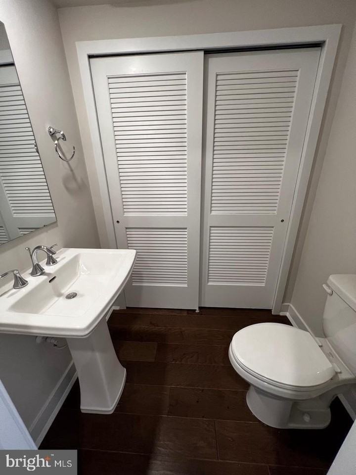 377 Foundry St - Photo 7 of 17