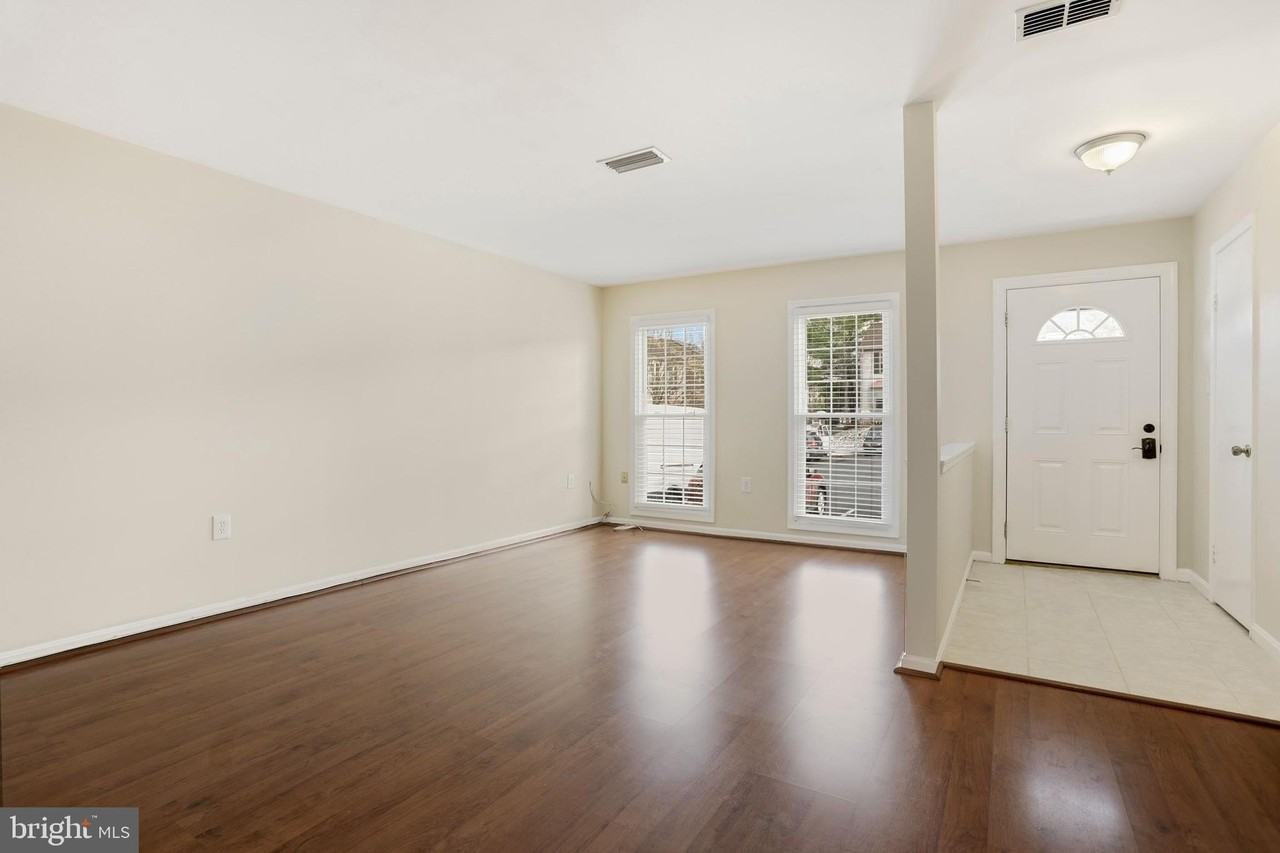 5686 Chapel Run Ct - Photo 2 of 21
