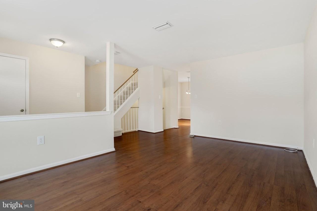 5686 Chapel Run Ct - Photo 3 of 21