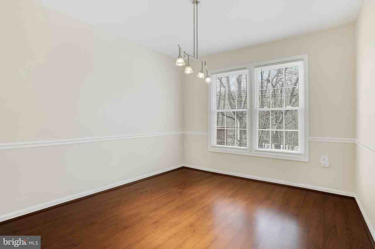 5686 Chapel Run Ct - Photo 4 of 21