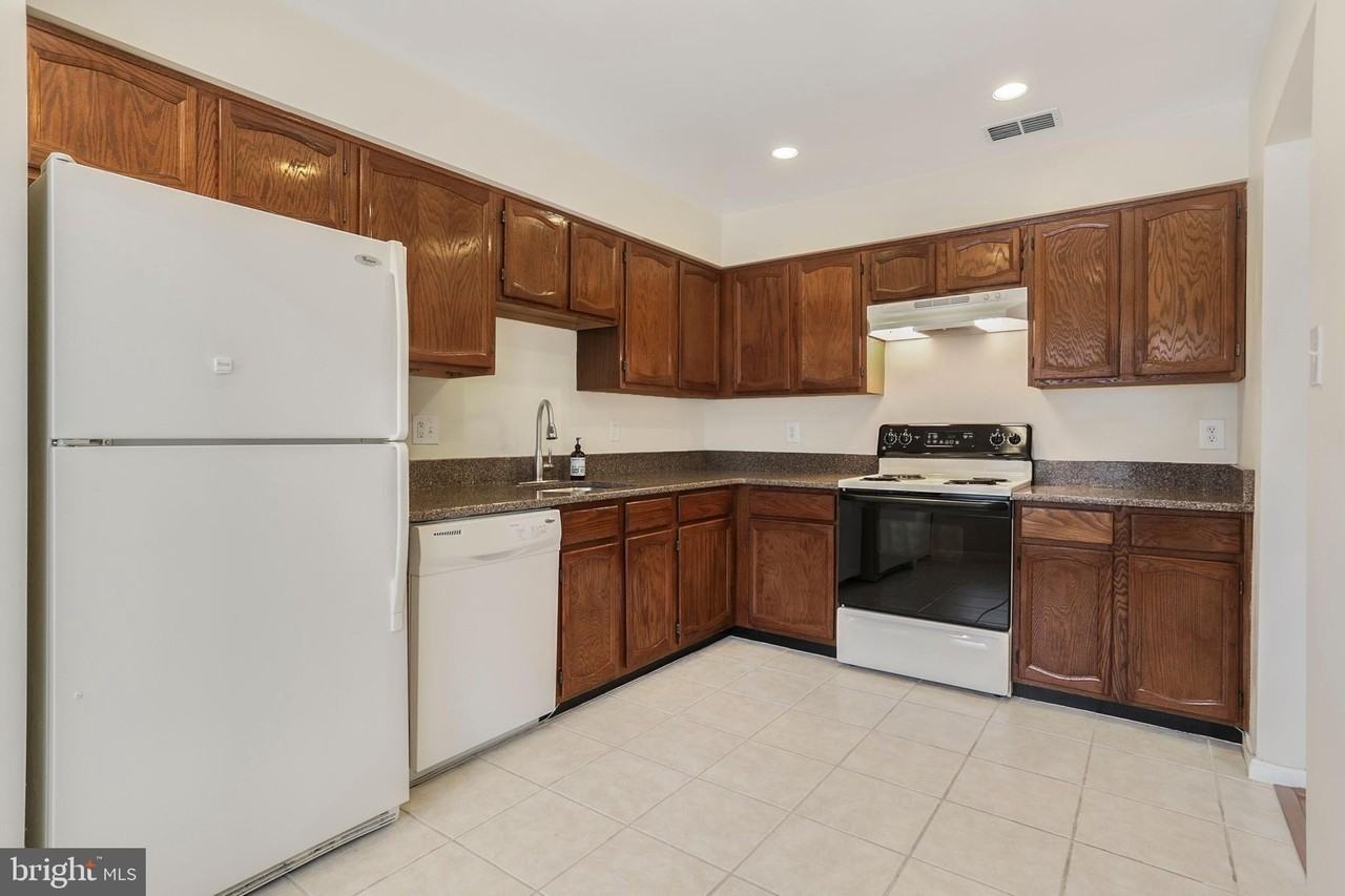 5686 Chapel Run Ct - Photo 5 of 21
