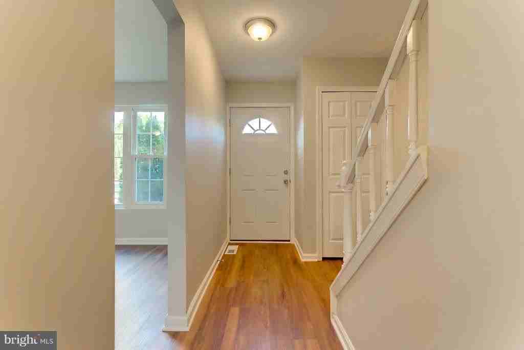 6047 Bonnie Bern Ct - Photo 3 of 27