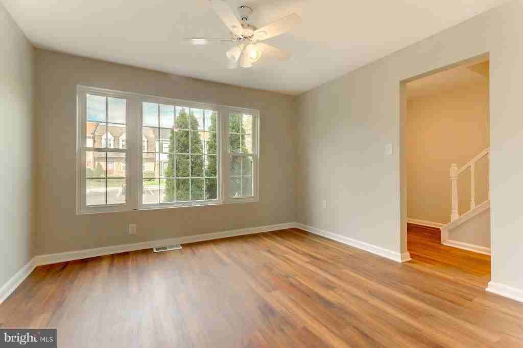 6047 Bonnie Bern Ct - Photo 5 of 27