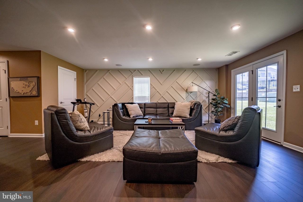 10680 Hinton Way - Photo 4 of 50