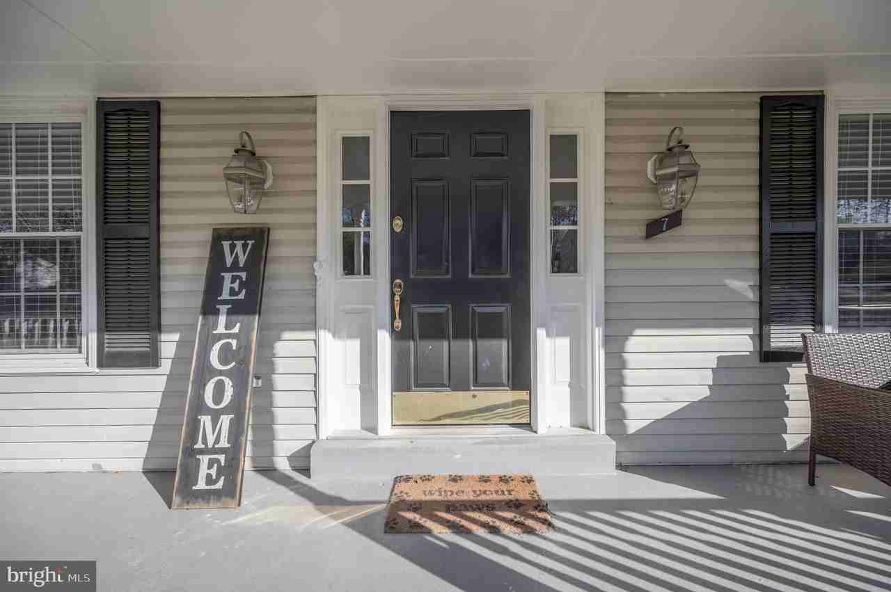 7 Snow Meadow Ln - Photo 7 of 45