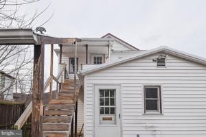 featured image of 33 1/2 C St