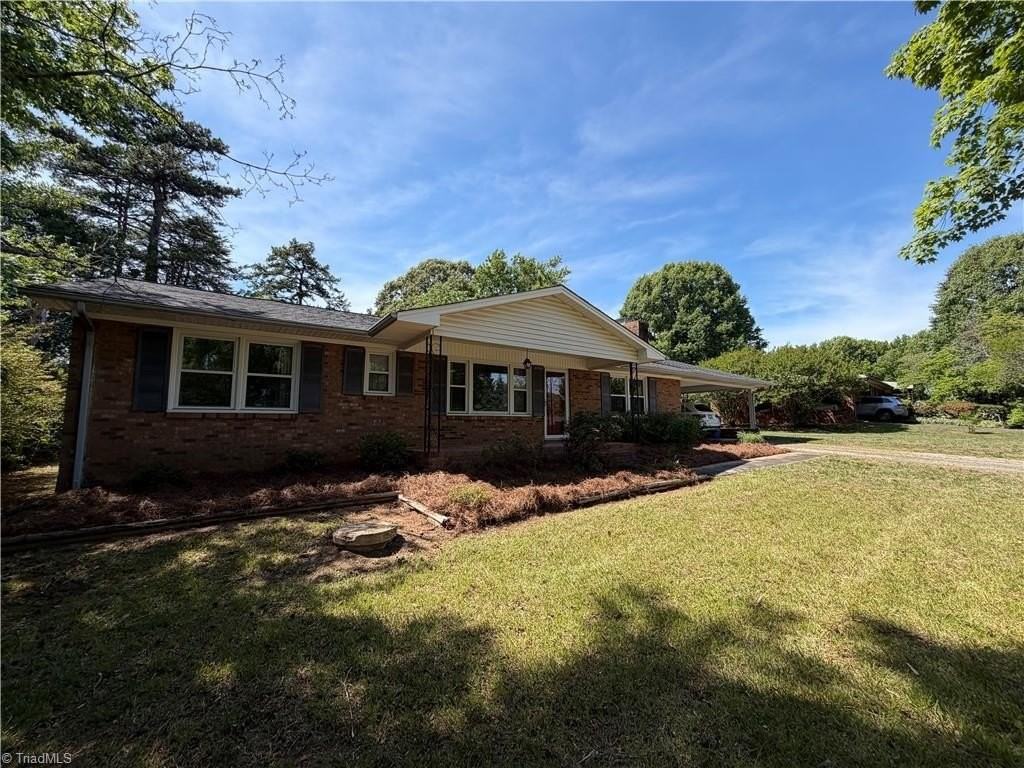 320 Broken Saddle Ln - Photo 2 of 22