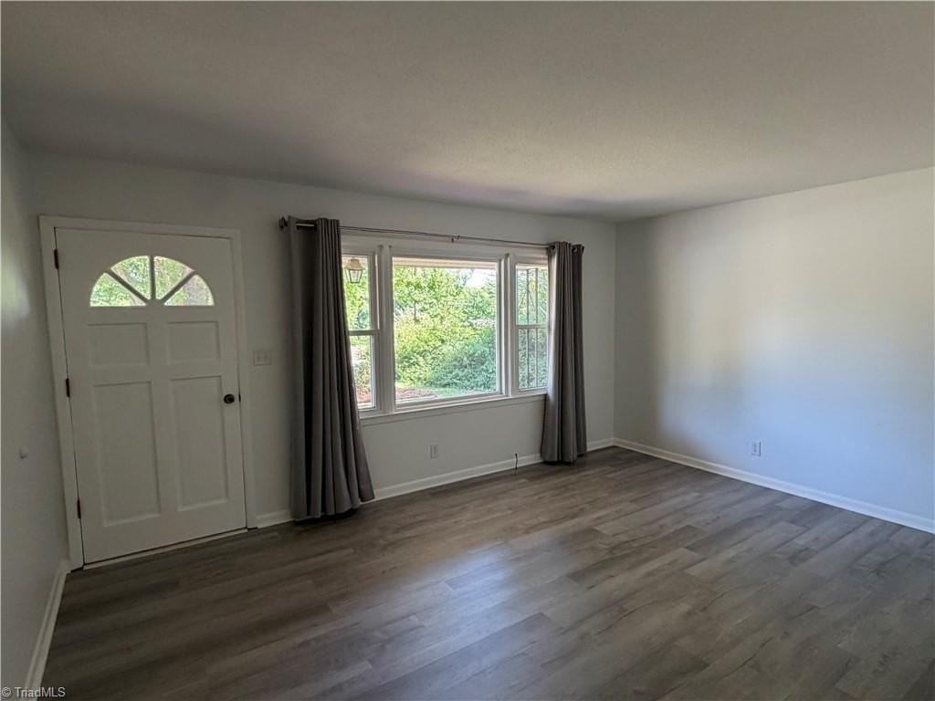 320 Broken Saddle Ln - Photo 6 of 22