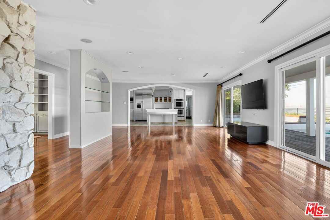 4186 Regal Oak Dr - Photo 7 of 8