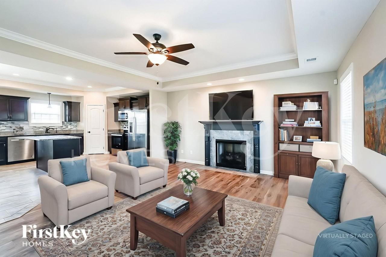 1544 Kestrel Dr - Photo 4 of 19