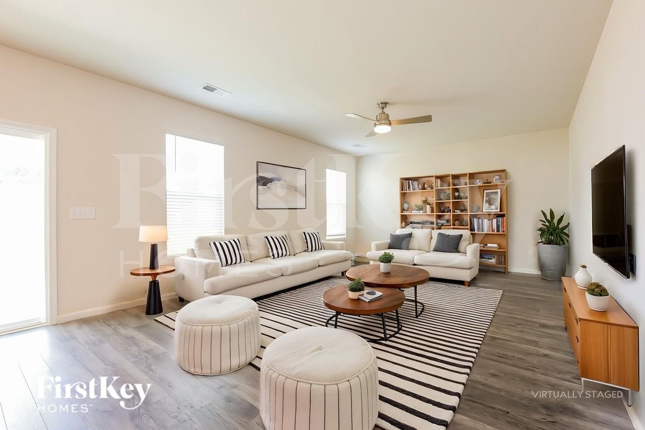 302 Stonefence Dr - Photo 4 of 18