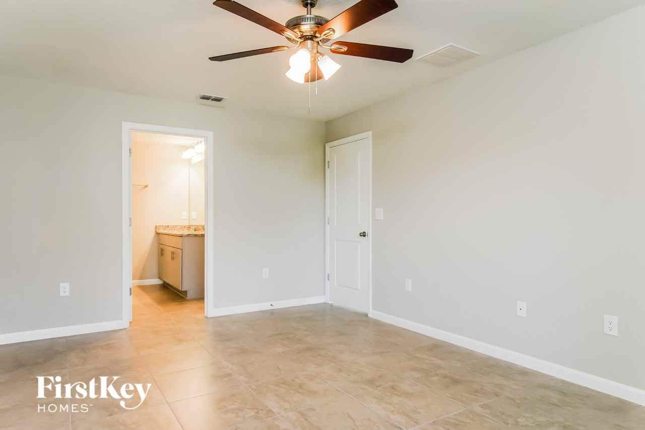 646 Lindbergh Way - Photo 7 of 15