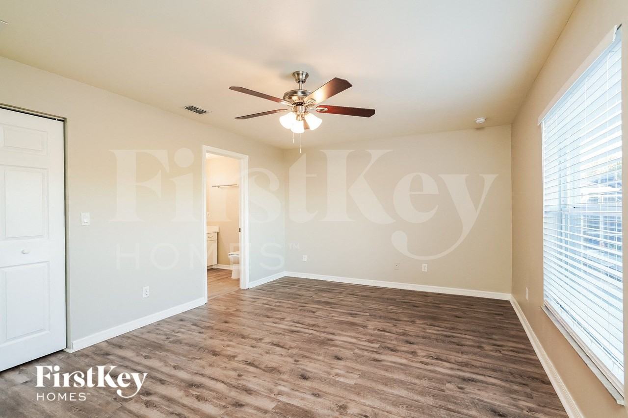 2018 Nw 9th Pl - Photo 7 of 15