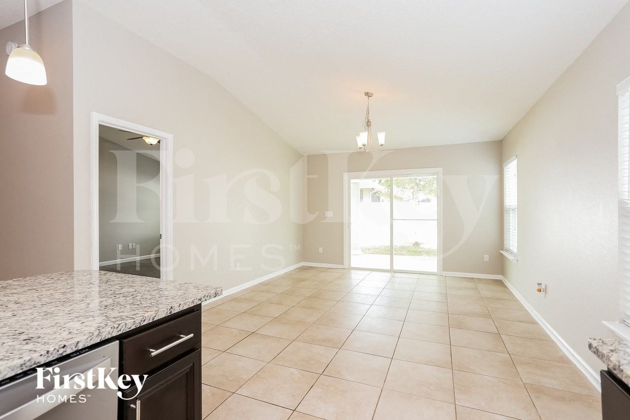 16051 Tisons Bluff Rd - Photo 5 of 15