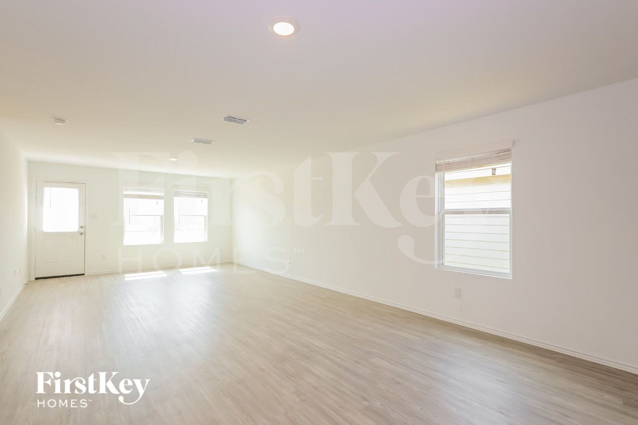 1222 Kiskadee Way - Photo 4 of 16