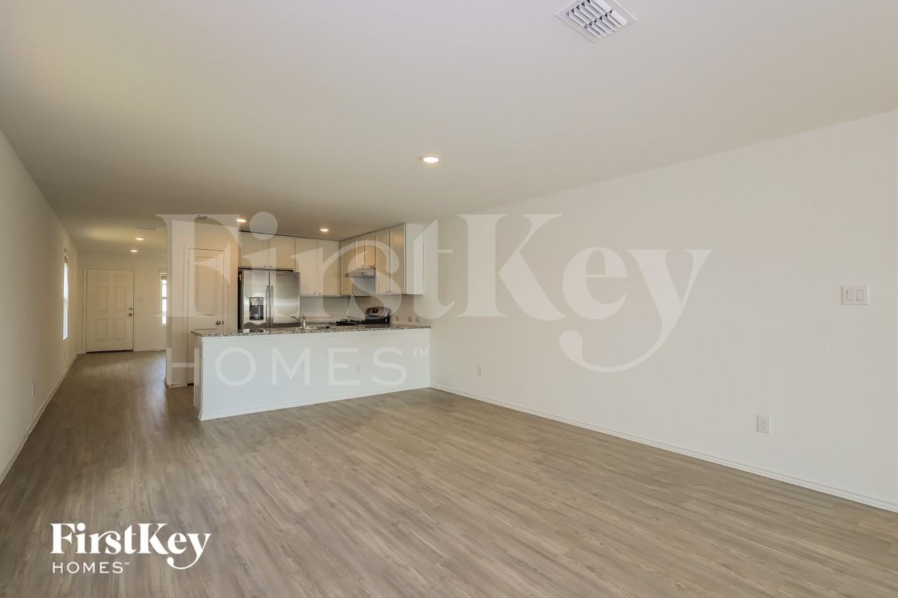 1222 Kiskadee Way - Photo 5 of 16