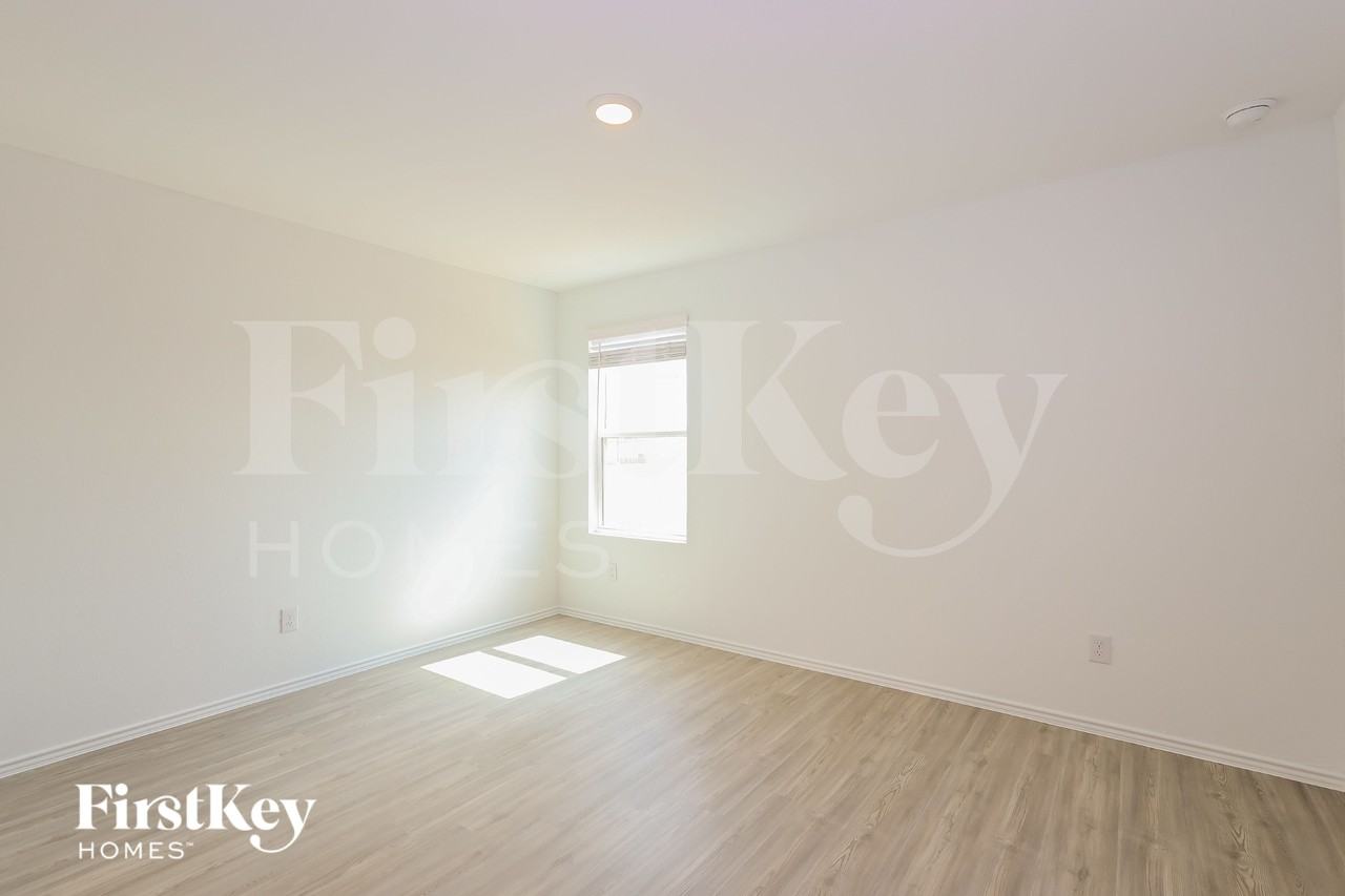 1222 Kiskadee Way - Photo 7 of 16