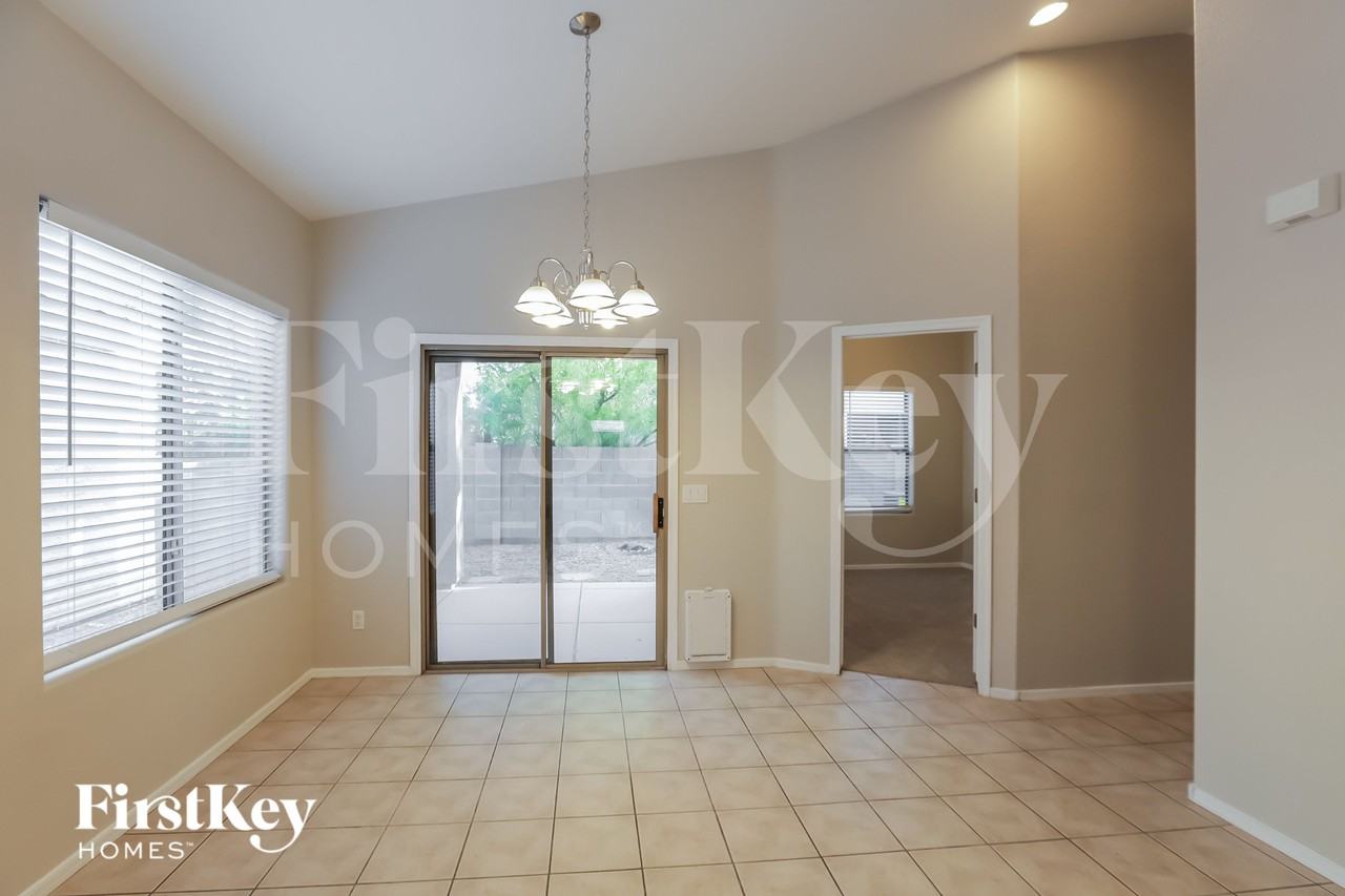 5840 E Norland St - Photo 5 of 18