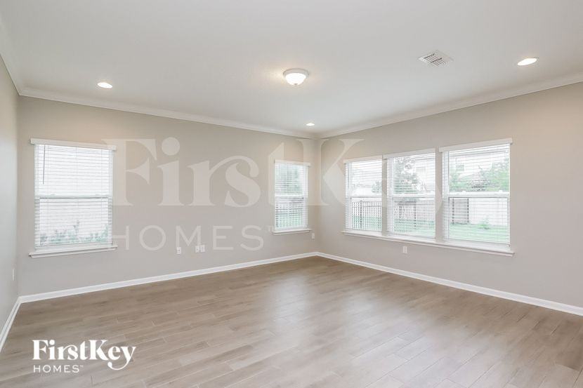3918 Heatherbrook Pl - Photo 2 of 15