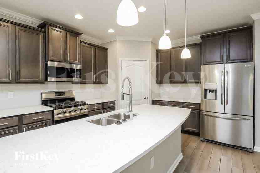 3918 Heatherbrook Pl - Photo 4 of 15