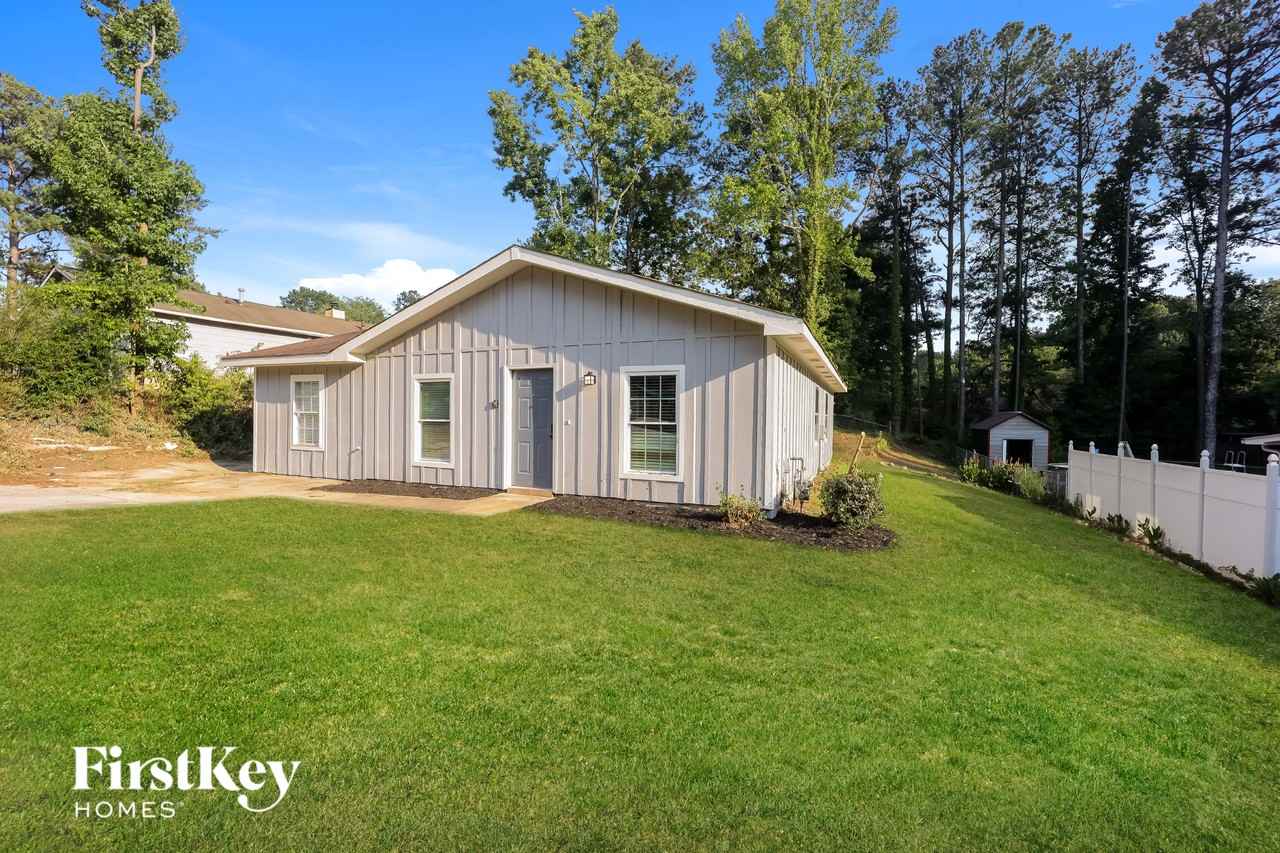 3383 Dale Ct - Photo 3 of 15