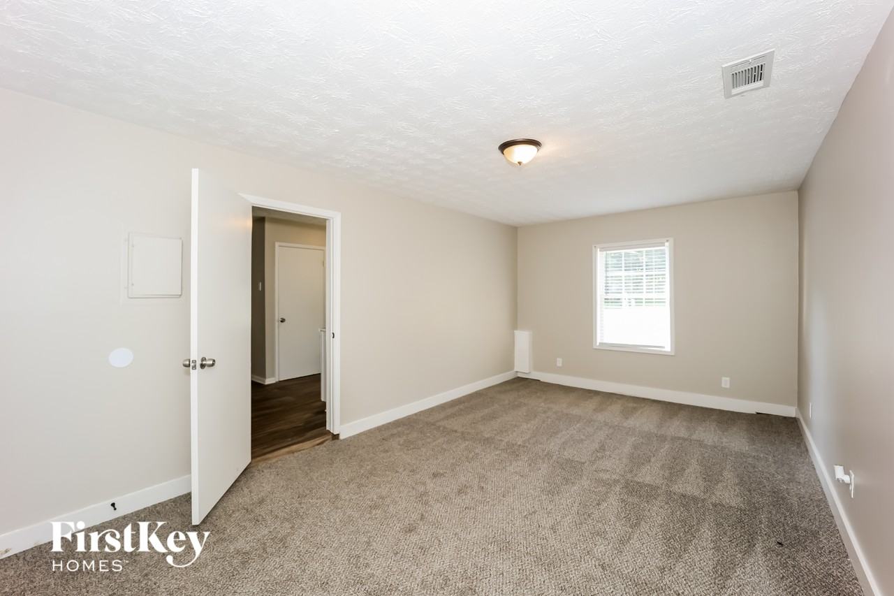 3383 Dale Ct - Photo 5 of 15