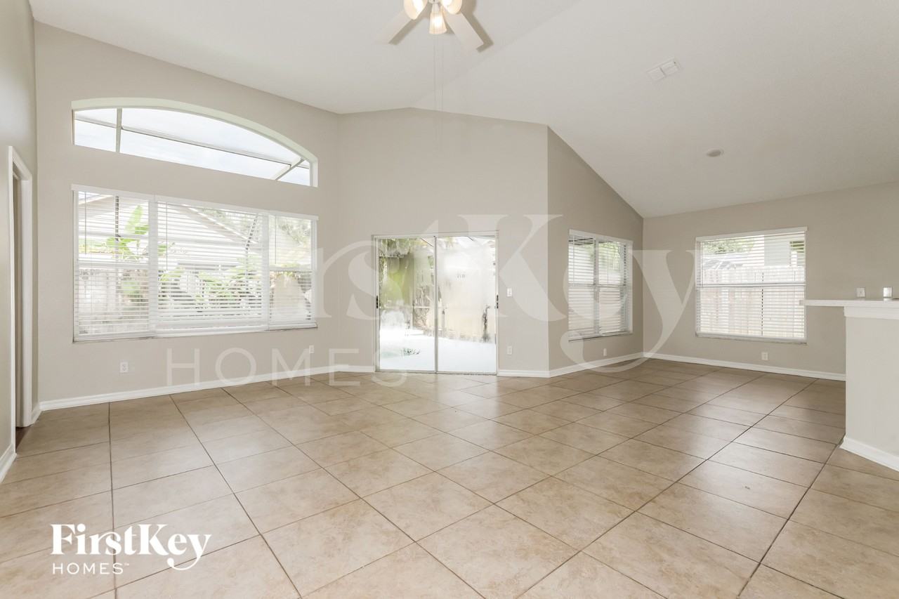 1403 Scotch Pine Dr - Photo 2 of 15