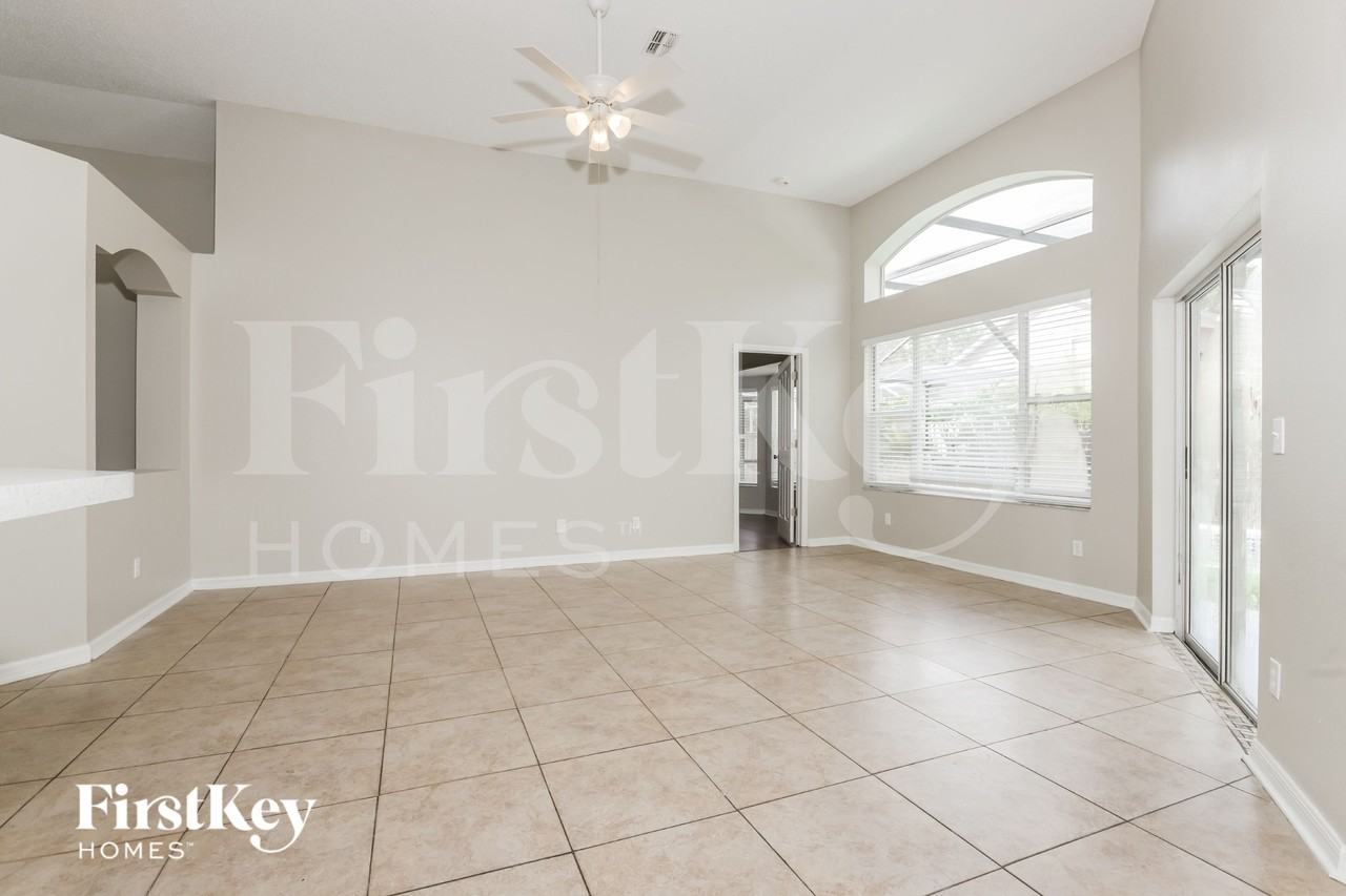 1403 Scotch Pine Dr - Photo 3 of 15