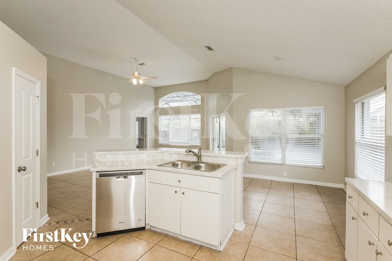 1403 Scotch Pine Dr - Photo 6 of 15