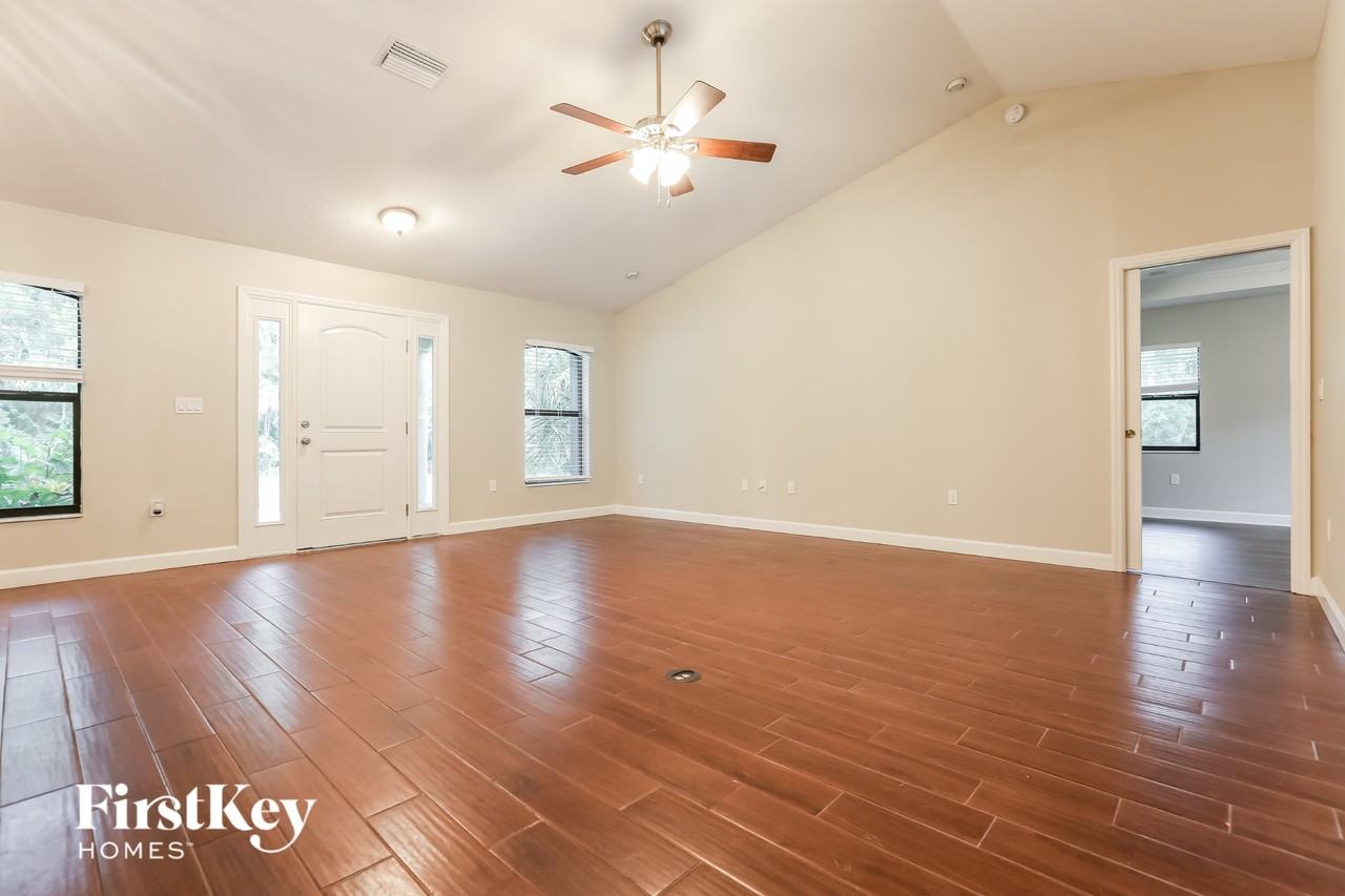 2267 Kamsler Ave - Photo 3 of 14