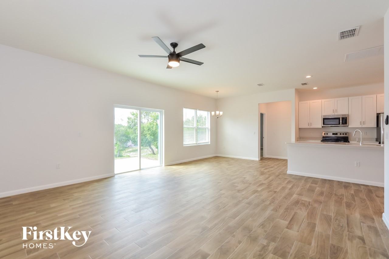 2011 E Prairie Cir - Photo 3 of 15