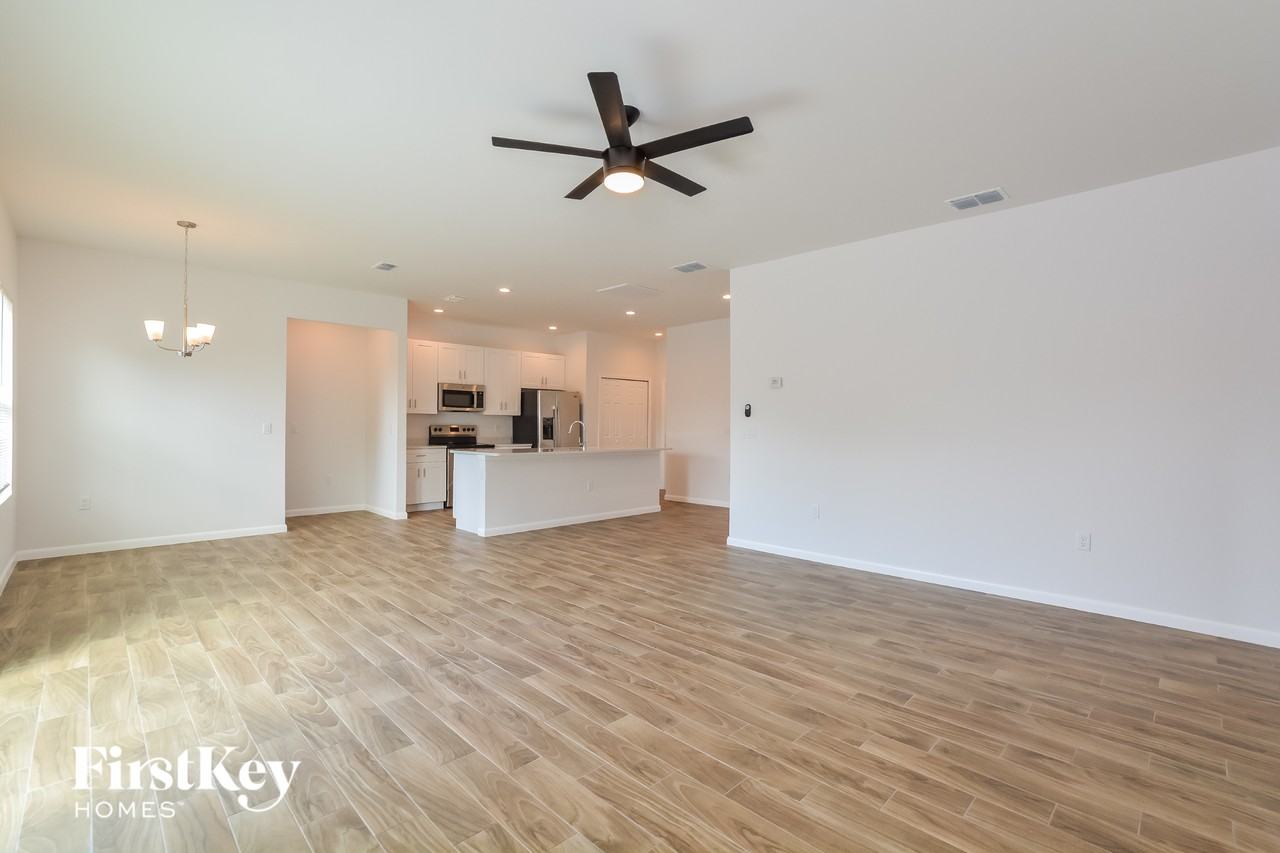 2011 E Prairie Cir - Photo 4 of 15