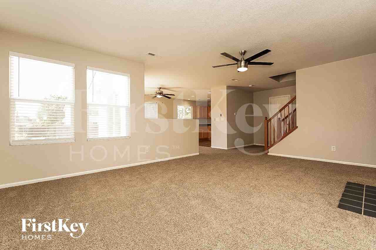 783 Willow Dr - Photo 3 of 15