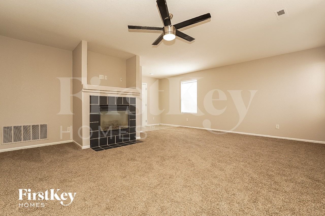 783 Willow Dr - Photo 4 of 15