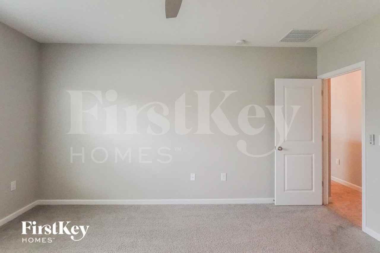 822 Fillmore Ct - Photo 7 of 15