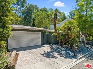 2820 Nichols Canyon Pl - Photo 2 of 8
