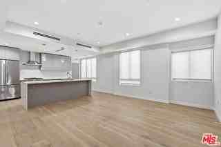 1006 Hancock Ave #B - Photo 3 of 8
