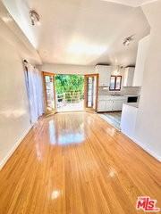9012 Phyllis Ave - Photo 6 of 8