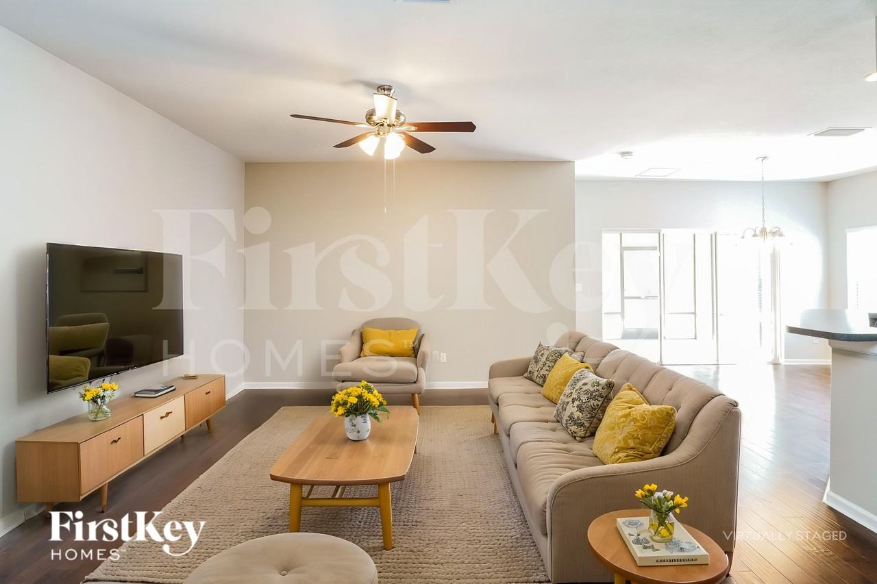 2061 Marsh Hawk Dr - Photo 3 of 19