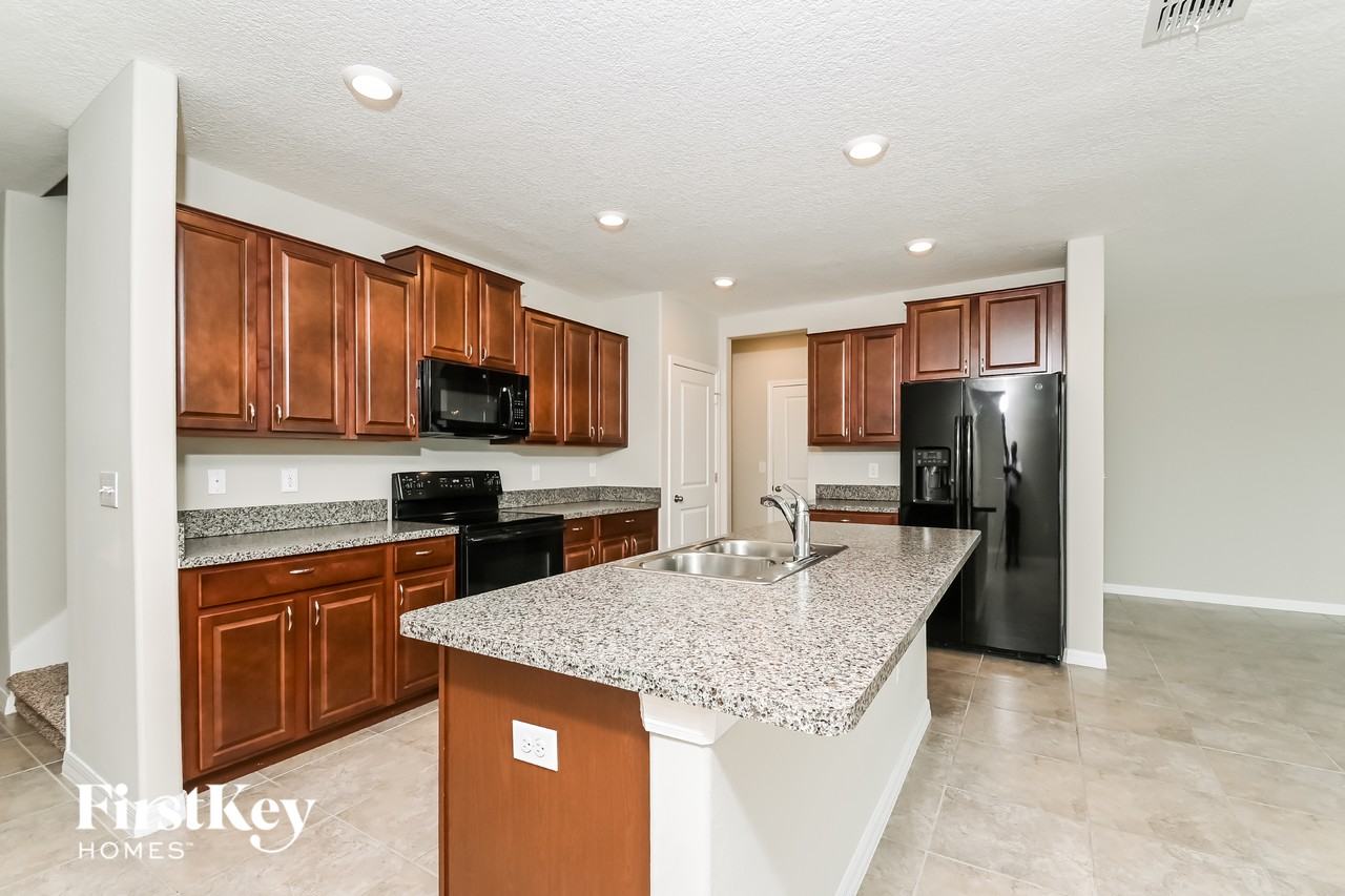 14827 Crescent Rock Dr - Photo 4 of 15