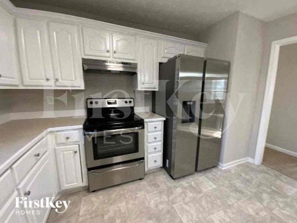3742 Legacy Walk Dr - Photo 5 of 11