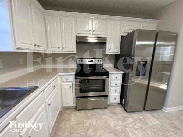 3742 Legacy Walk Dr - Photo 6 of 11