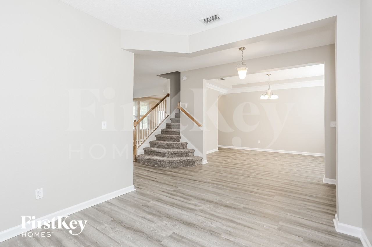 12175 Georgia Oak Ct - Photo 3 of 15
